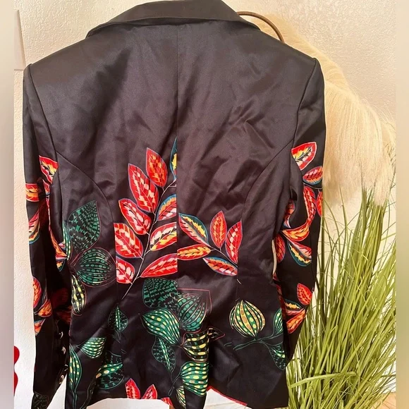 STYLEWE Long Sleeve Floral Blazer Women’s Size Small Black and Multi Color - Picture 4 of 4